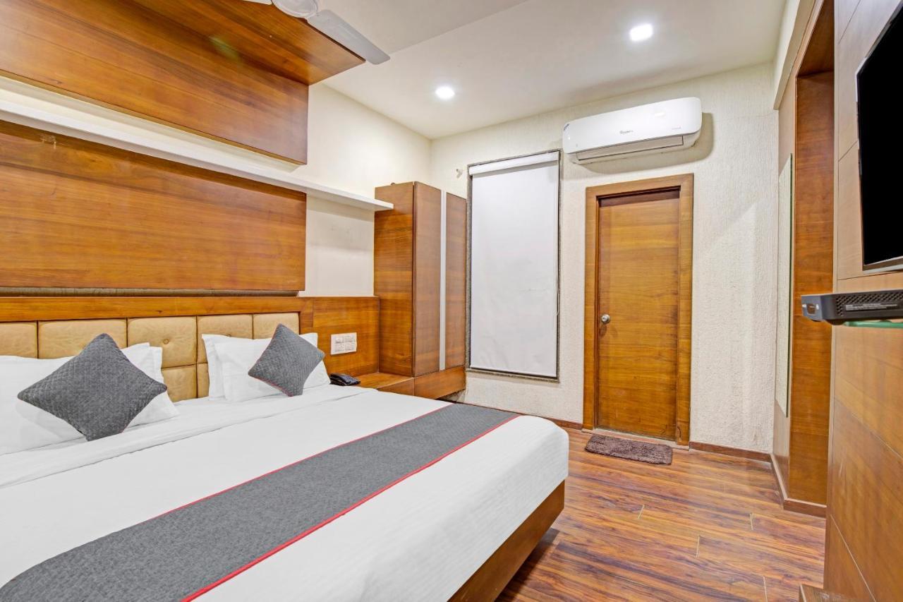 Hotel Navjivan Himatnagar Экстерьер фото