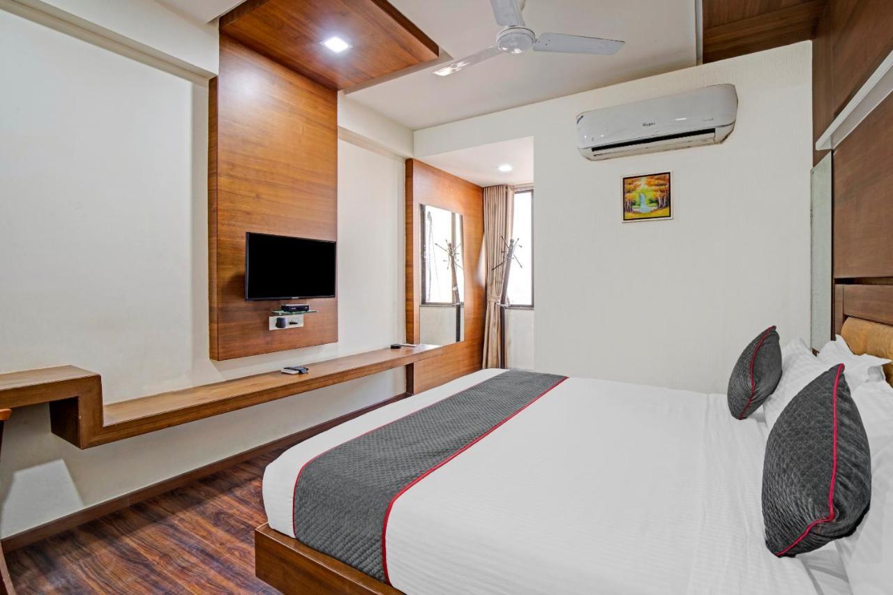 Hotel Navjivan Himatnagar Экстерьер фото
