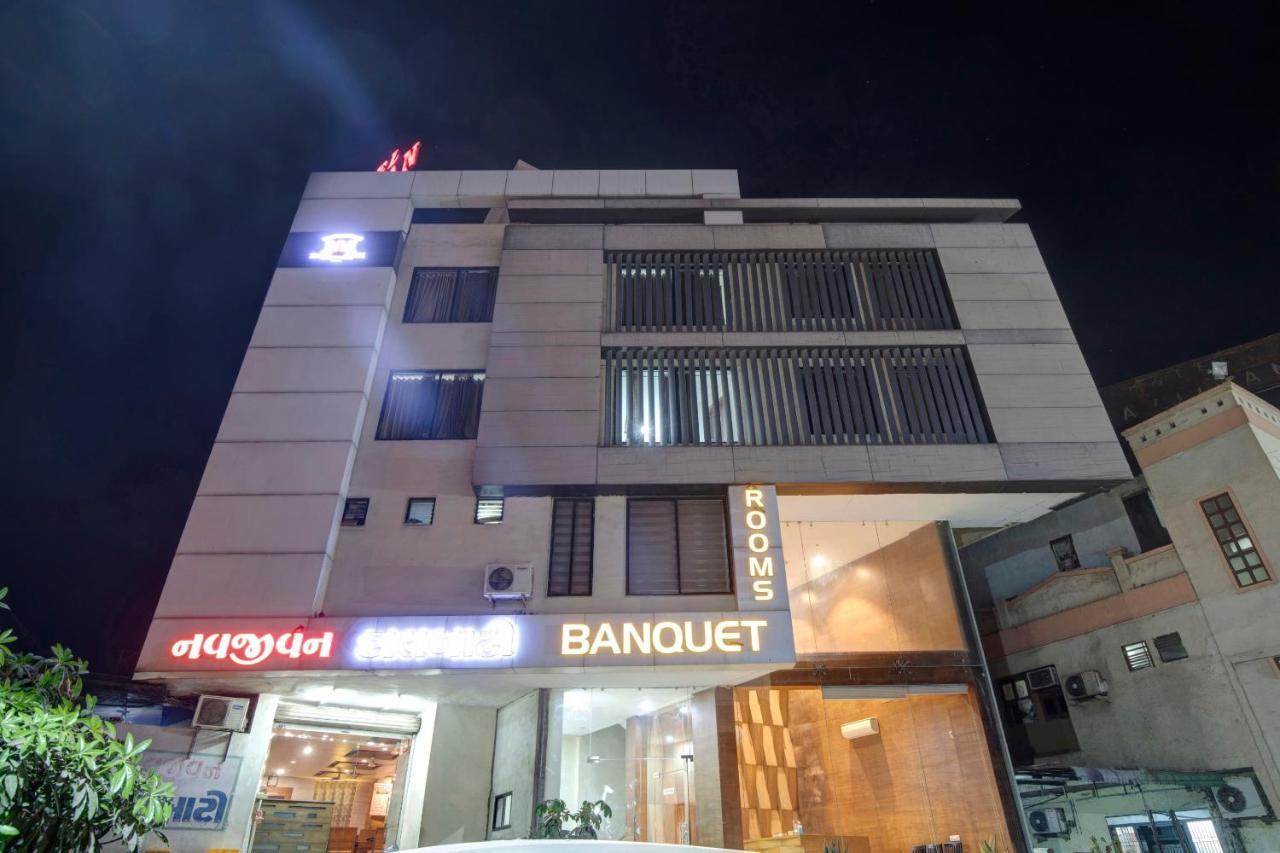 Hotel Navjivan Himatnagar Экстерьер фото