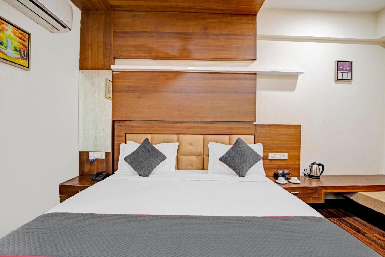 Hotel Navjivan Himatnagar Экстерьер фото