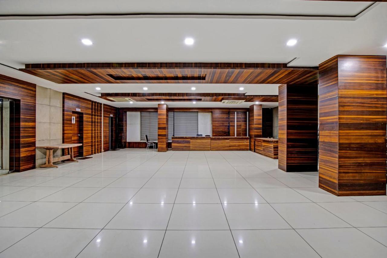 Hotel Navjivan Himatnagar Экстерьер фото