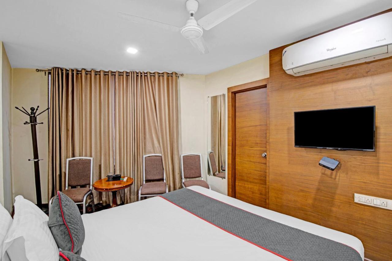 Hotel Navjivan Himatnagar Экстерьер фото