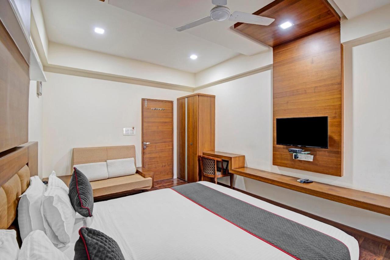 Hotel Navjivan Himatnagar Экстерьер фото
