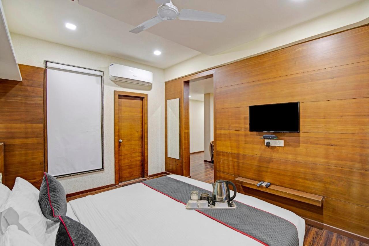 Hotel Navjivan Himatnagar Экстерьер фото