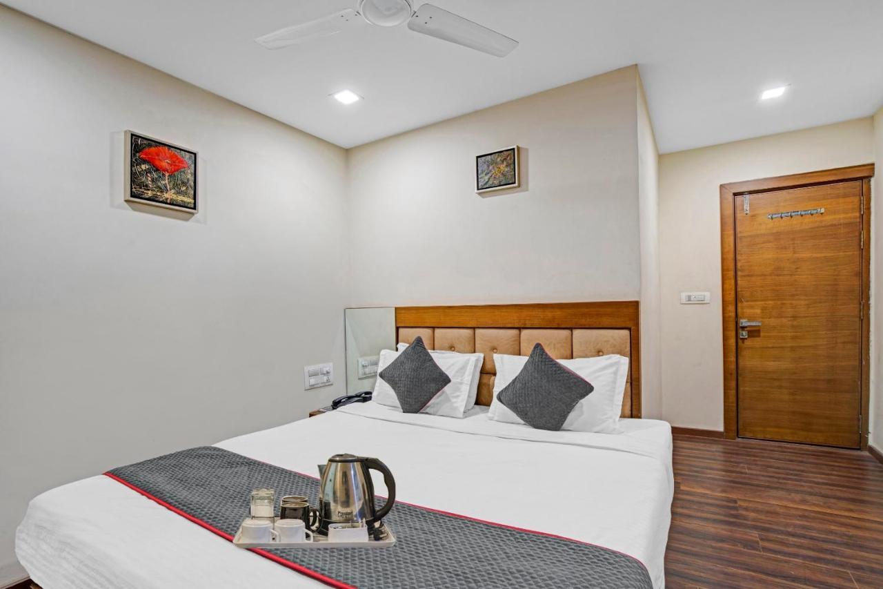Hotel Navjivan Himatnagar Экстерьер фото