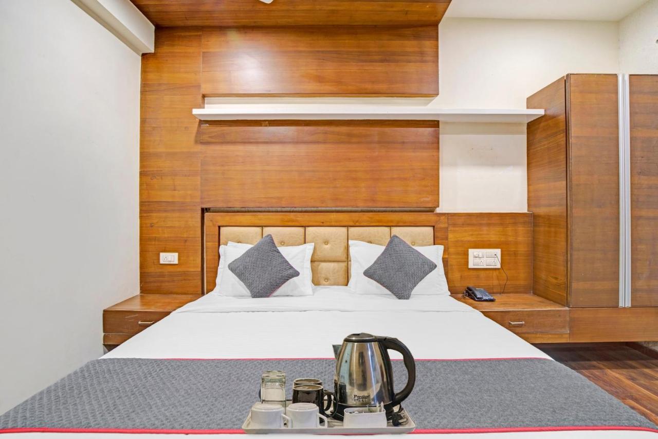 Hotel Navjivan Himatnagar Экстерьер фото